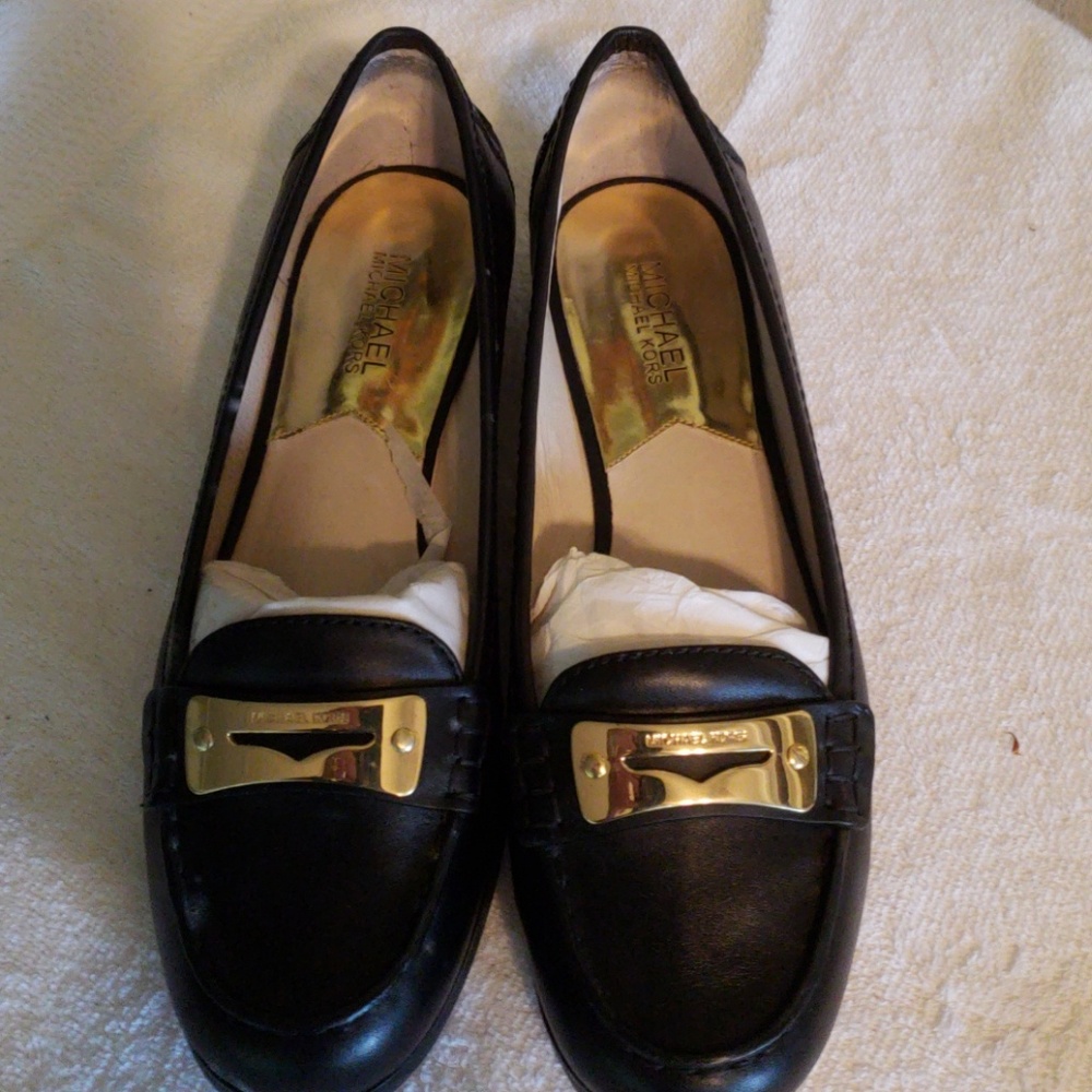 NIB Michael kors black and gold loafers